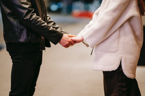 老婆闹离婚怎么哄回来，男人应该学会哄老婆技巧